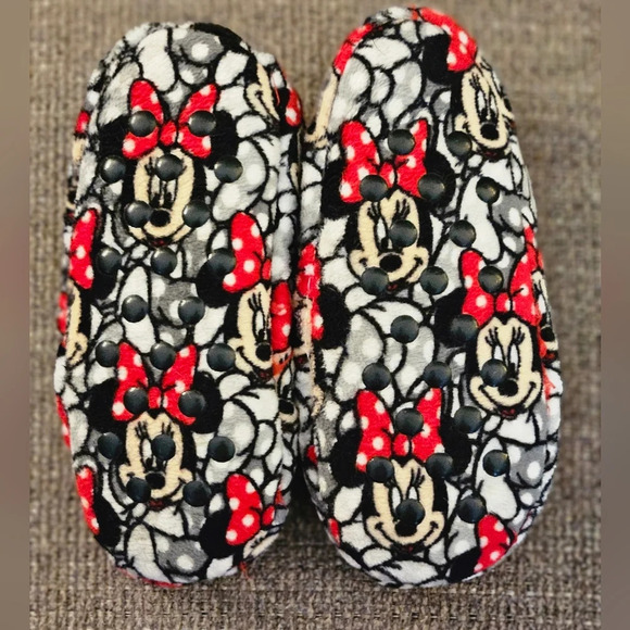 Disney Minnie Mouse Girls Houseshoes. - Picture 2 of 3